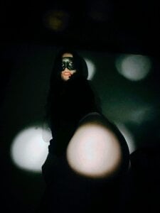 Mysterius_Woman Public Pic