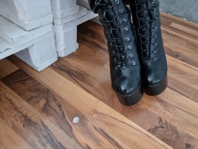 Red-Bitch-xyntia Public Foto