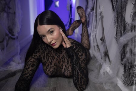 AuroraEvanss That look that invites you to sin 😈💋 Pic 2