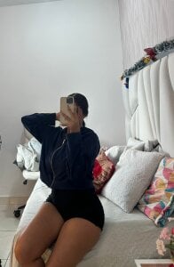 _aurora18_ Your kisses are addictive... I can't resist your skin or your caresses...🫦👅😈🔥 Pic