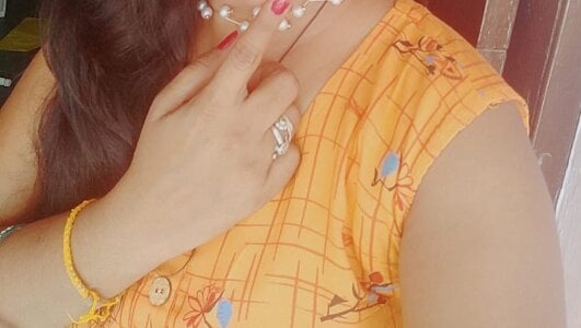 Riya_goshwami Public Pic 4