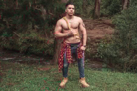 Noah_Swagger_ Woodcutter Pic 5