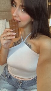 Penelope-Cross: Did you know that I really like chocolate?🤎 ( 2 фото)