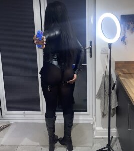 AaliyahBlack Public Foto 3