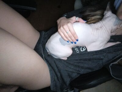 KarlyFees's 1 Sex Photo 1