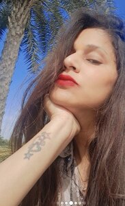 Ariana101 Public Pic 3