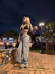 Dalila_Thoms Blonde Pic 6