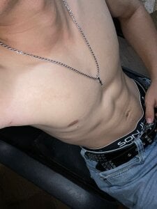 CRISTOPHER_BELL Public Pic 3