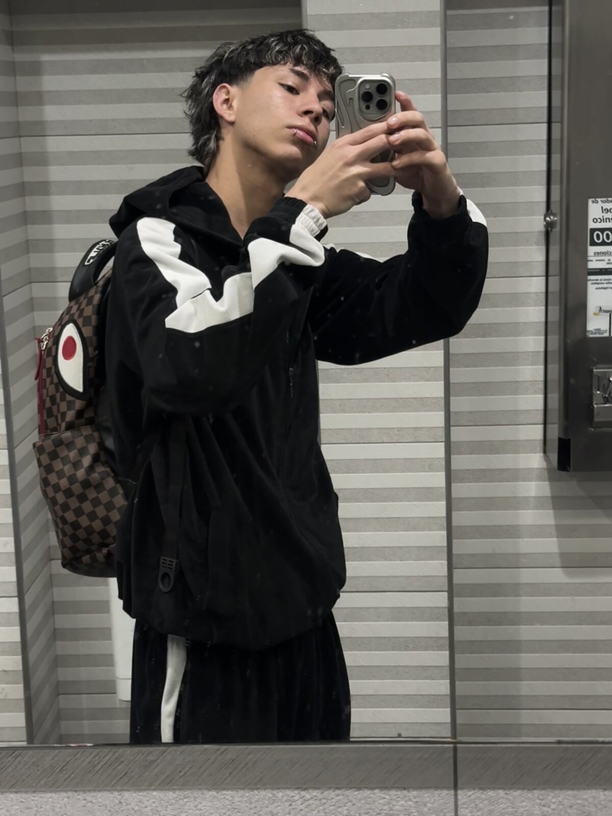 kaelwolf_tay 님의 트렌드 중인 사진  7151개