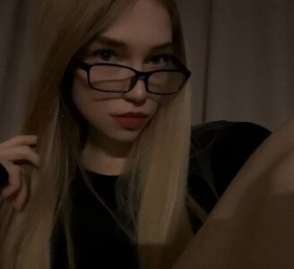 MoniqueYeisley Public Gambar 2