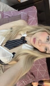 AnnAbbey this lingerie is see through 🤭 Pic 3