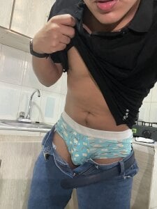 roguer_darkk These pants are burning Pic 2