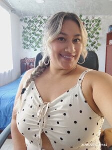 EmilyLove1014 Public Pic 5