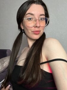 Curious_Lily Naughty Lily Pic