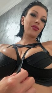 TaniaKaverina Come take it off for me Foto 2