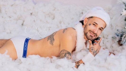 Hisoka_011 A very naughty Christmas 🎄🎄🎄 Pic