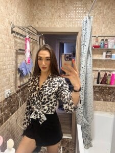 IzzyPizzy69 Public Pic 3