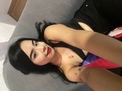 kitty_violet11 Public Pic 3