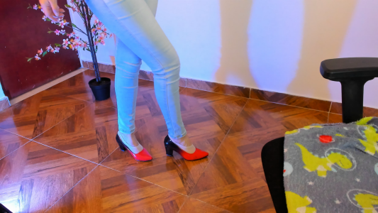 Chanelll_Taylorr_ jeans and heel Photo 5