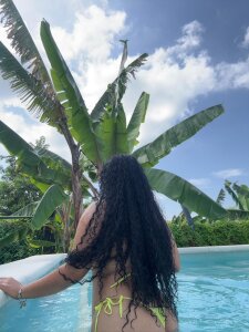 Al sol… pero robándome todas las miradas 😉 de Tiffany_Brewer  2 Imagens