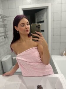 MaxMia Mia in the bathroom Photo