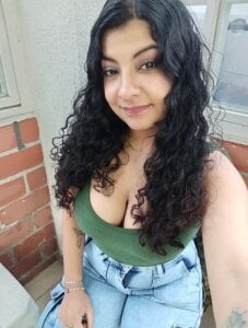 Zarah_Lukas Public Pic 5