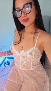 antonella_guzman_ Public Pic 4