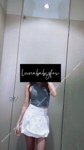 lunababyfox Fitting Room Pic 3