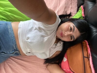 rosehoneil LET'S PLAY ? Pic 4