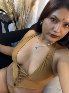 Isa_curvylicius Golden princess 👑 Foto