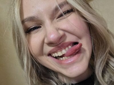 KarinRobertson: Your Favorite Addiction ( 2 фото)