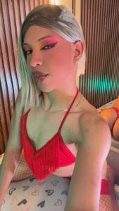 “You shouldn’t look at me like that… it makes me want things.” de AndyBlake_  2 Imagens