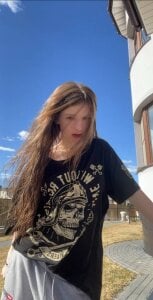 Kissme_Kira Public Immagine  2