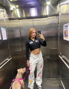 My routine would say 🥰🥰 de anali_myerss_  5 photos