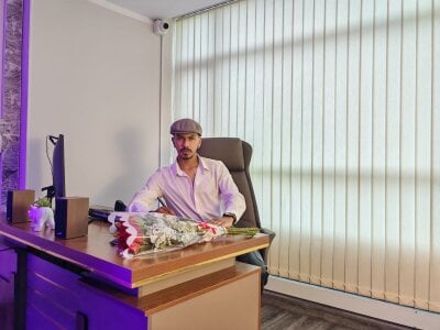 Latinmoster_boss Office Sexy men Bilde 2