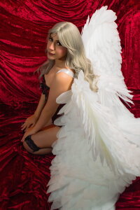 Ariablakee An angel shouldn’t provoke… but today it does.😇🔥💖 Pic 2