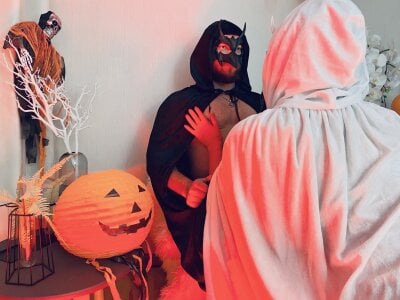 TwixCouple do you love halloween? Pic 6