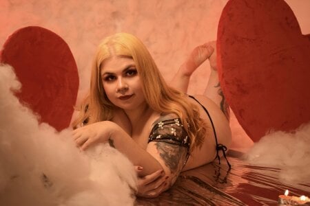 Martina_armos Happy Valentine's Day guys!! 💘  8টি ছবি