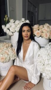 EvaaSinclair Valentine's Day 2026💗 Hình 8