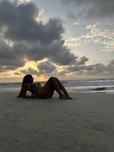 CaroBeach Thanks to you, I achieved a goal this year 😍🏖️ Pic