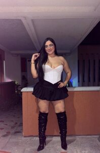 isa_bellaax 𝑬𝒏𝒅 𝒐𝒇 𝒚𝒆𝒂𝒓 𝒐𝒖𝒕𝒇𝒊𝒕 💋 Pic 5