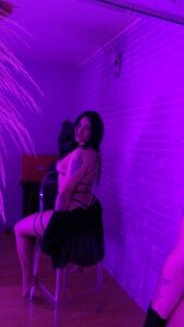 Veronica_Lewis_ Public Pic