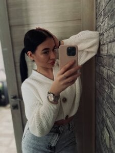 L1llian_Lee Public Pic 4