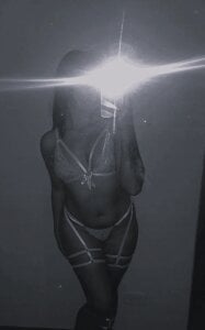 Rubyvixxen_ 😎 I love my pictures like this 😎 Pic 4