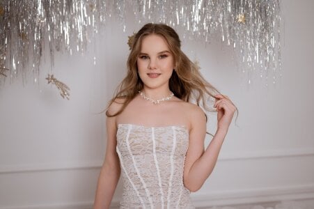 Lili_Lohan Public Pic 2