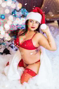 LilyRousee Winter Glam 🎄 Pic 2