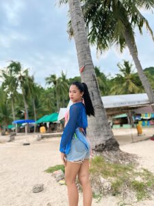 LovelyBelleAsian AT THE BEACH🍃🌊 Pic