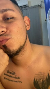 Public de -Dennis-Alexander Foto