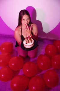 LEYNABRAUN 🥰 Warning: this birthday girl is not touched… she is desired 😏🎂 Foto 6