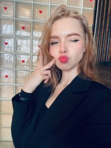 GlitchyDollyBusiness Woman图片 5